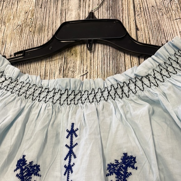 NWT LOVERICH ON OR OFF THE SHOULDER EMBROIDERY TOP - Picture 5 of 9